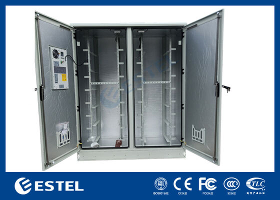 IP65 42U 듀얼 컴파트먼트 옥외 전기 캐비닛 – RAL7035, 1.5mm 아연 도금 강철 & SUS316 스테인리스 스틸 구조로 내구성과 보호 기능 강화